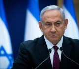 ترجمات : كيف يواصل نتنياهو النجاة؟