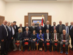 فريق مركز الأبحاث الفلسطيني يستمع لتوجيهات الرئيس على مشروعه الموسوعي لتوثيق آثار وتاريخ فلسطين رام الله