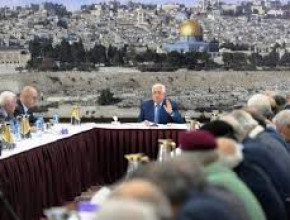اجتماع القيادة حول حل المجلس التشريعي بقرار من المحكمة الدستورية