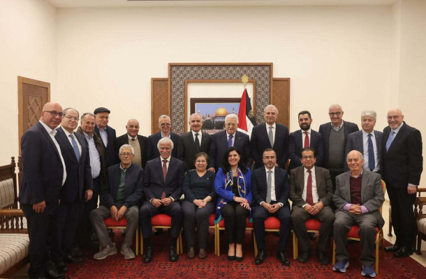 فريق مركز الأبحاث الفلسطيني يستمع لتوجيهات الرئيس على مشروعه الموسوعي لتوثيق آثار وتاريخ فلسطين رام الله