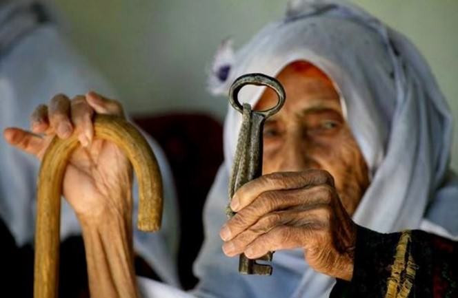 اللاجئون الفلسطينيون بين "حق العودة" ومشاريع التوطين