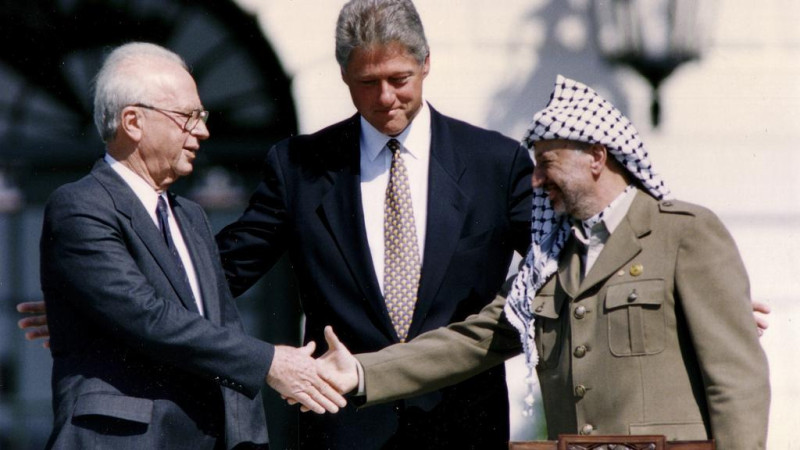 تقديم العدد 272  - د. محمد اشتية