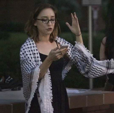 لارا القاسم ..الطالبة الفلسطينية الأمريكية التي هزت المؤسسة الأكاديمية الإسرائيلية