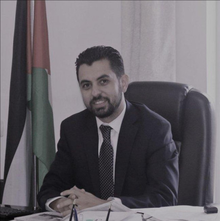 عن السياسي ورجل الدولة في الفضاء العام